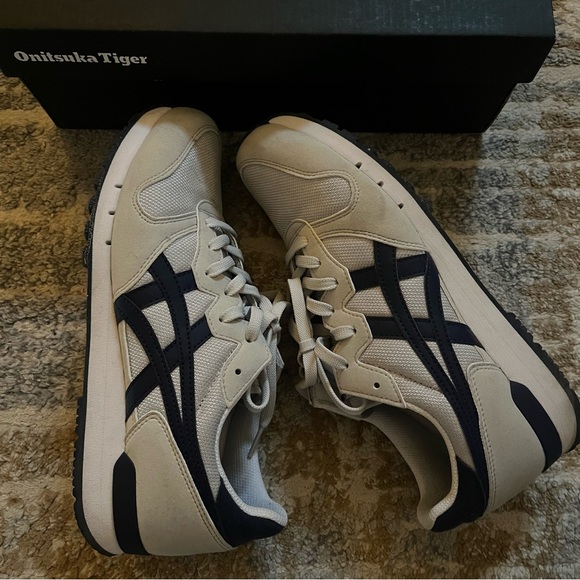 Onitsuka Tiger Alvarado - Picture 1 of 9